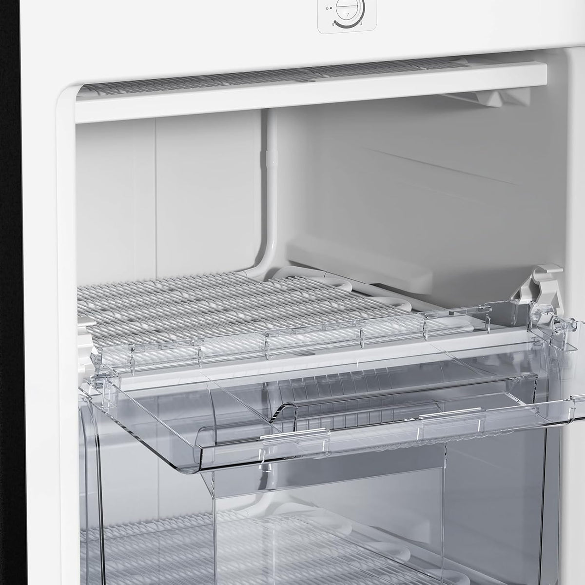 Congelador CHiQ FSD166NE4E 166 L, tecnología No Frost, puerta reversible, acero inoxidable negro, 144 cm de altura