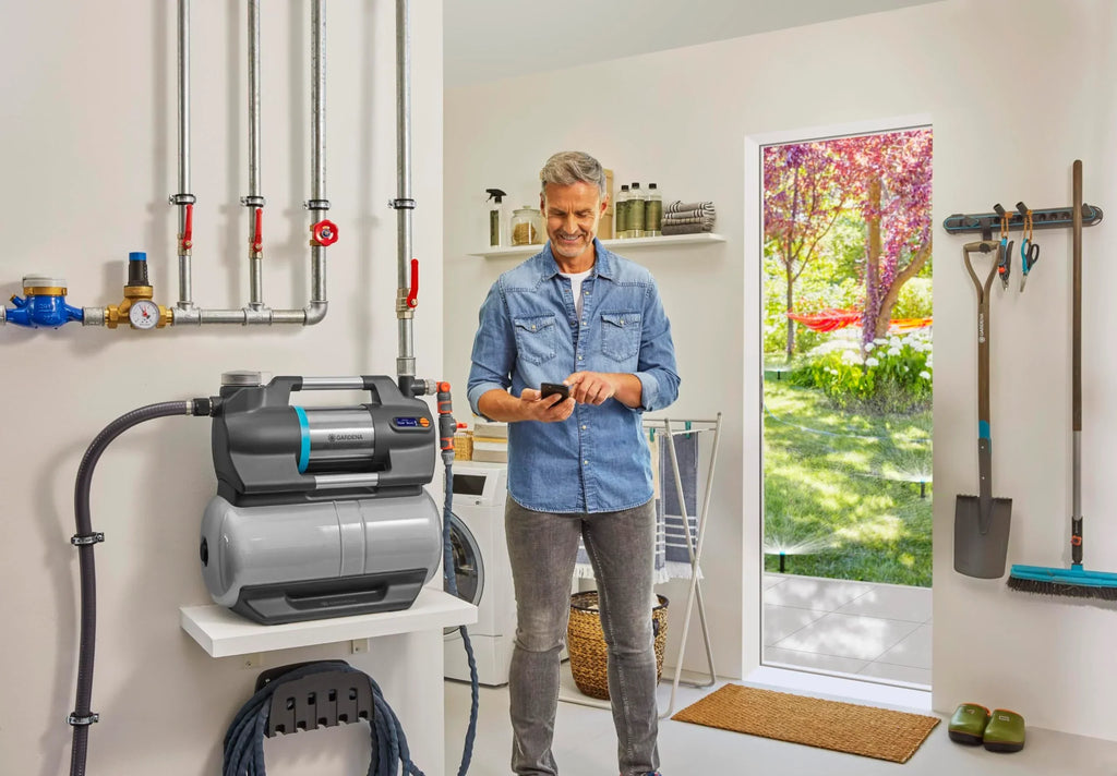 Estación de bombeo para casa Gardena 6300 SilentComfort, depósito de 25 l, filtro, 6300 l/h, protección contra marcha en seco, silenciosa, Bluetooth, aplicación 9068 20