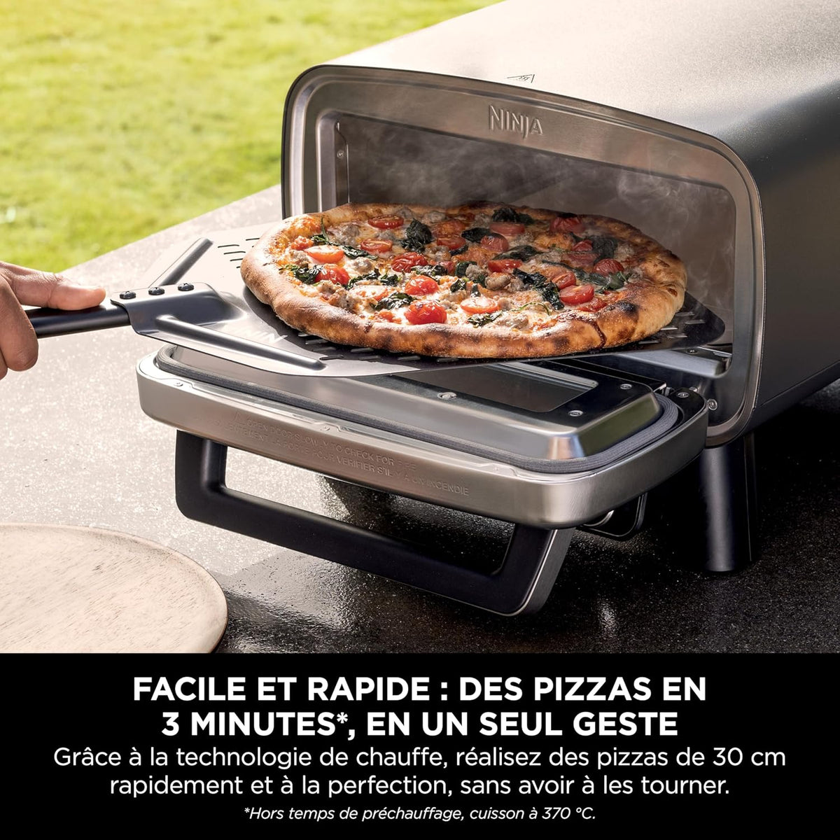 Ninja Woodfire Horno para pizza y freidora de aire eléctrica para exteriores, con 4 funciones: Pizza, Freír sin aceite, Hornear, Fermentar, Incluye piedra, pala, bandeja, cesta para freír, Gris MO201EU