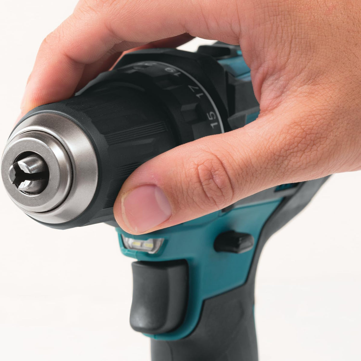 Taladro atornillador a batería DDF482RFJ 18V / 3,0 Ah, 2 baterías + cargador en MAKPAC