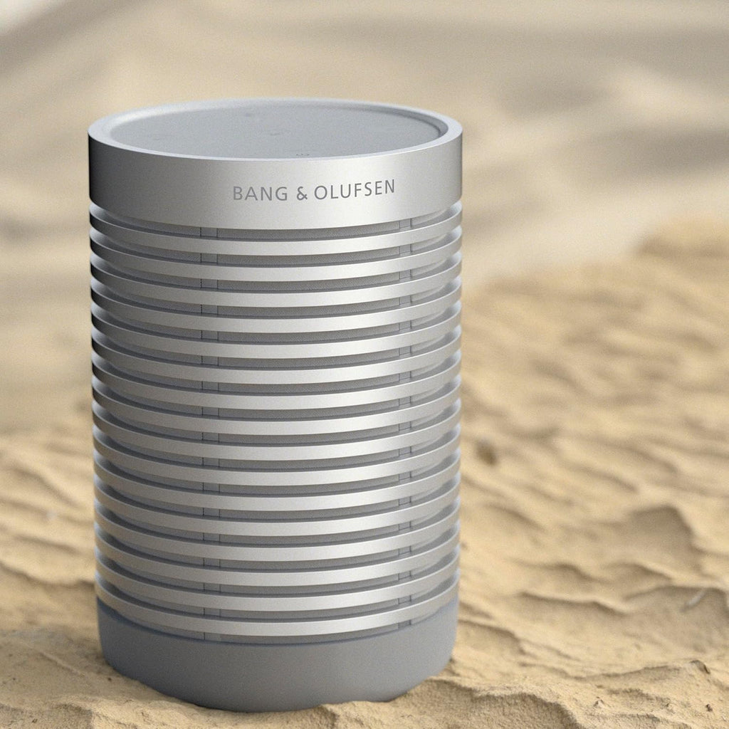 Bang & Olufsen Beosound Explore – Altavoz Bluetooth inalámbrico portátil para exteriores, hogar y viajes, 27 horas de autonomía, resistente al agua, sonido 360° + cable de carga USB-C – Negro antracita