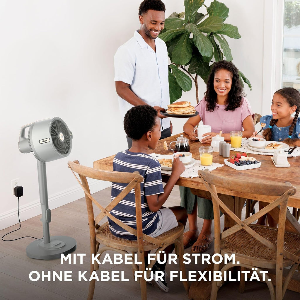 Ventilador inalámbrico con nebulizador Shark FlexBreeze Pro para interiores y exteriores con sistema de rociado, depósito de agua portátil, alcance de 20 m, ventilador de pie y de mesa, 5 niveles de velocidad, silencioso, mando a distancia, Dove FA300WHEU