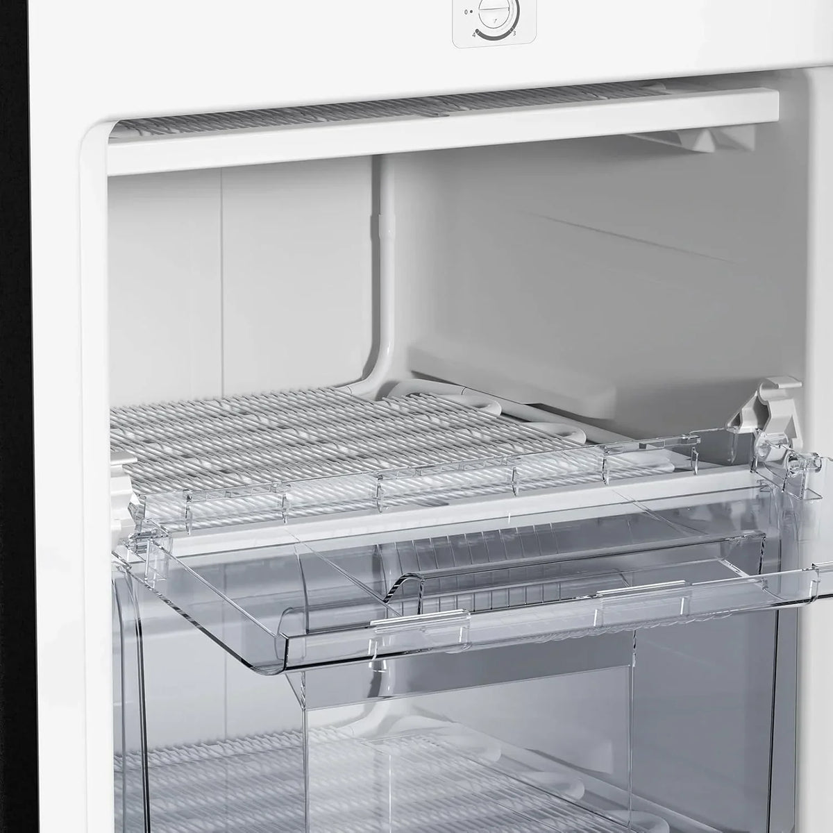 Congelador vertical independiente CHiQ, 145L de capacidad, congelación rápida, termostato ajustable, silencioso, puerta reversible, negro, clasificación energética E