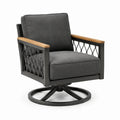 Sillón gir atorio gris con estructura de metal y reposabrazos de madera