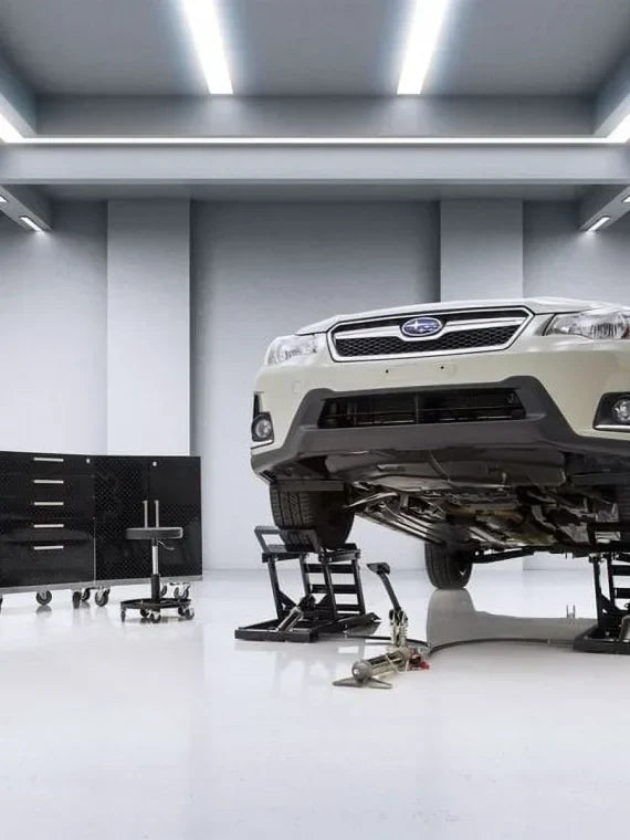 Elevador hidráulico para autos Black Widow con rampa – capacidad de 3,000 lb. por par