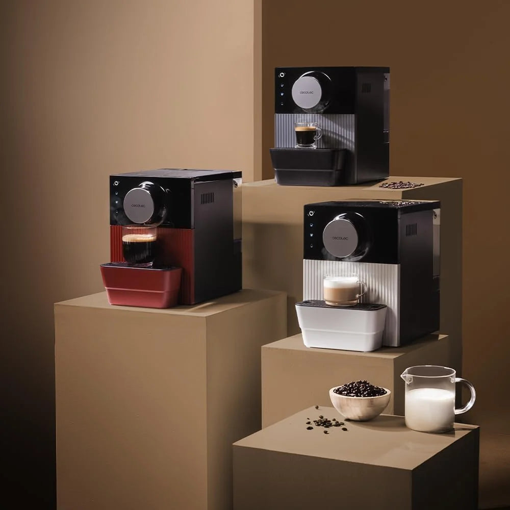 Cecotec Superautomatyczny ekspres do kawy kompaktowy Cremmaet Cube Red. 1350W, profesjonalna wydajność, system prasowania, wstępne zaparzanie, 19 barów, system Thermoblock, 5 poziomów mielenia