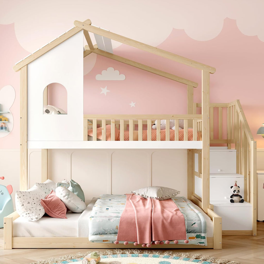Litera infantil Merax para 2 niños, 90x200 y 140x200 cm, cama alta tipo casita con techo, ventana y barandilla, escalera con 2 compartimentos de almacenamiento, cama con somier y protección anticaídas, sin colchón, blanco y natural