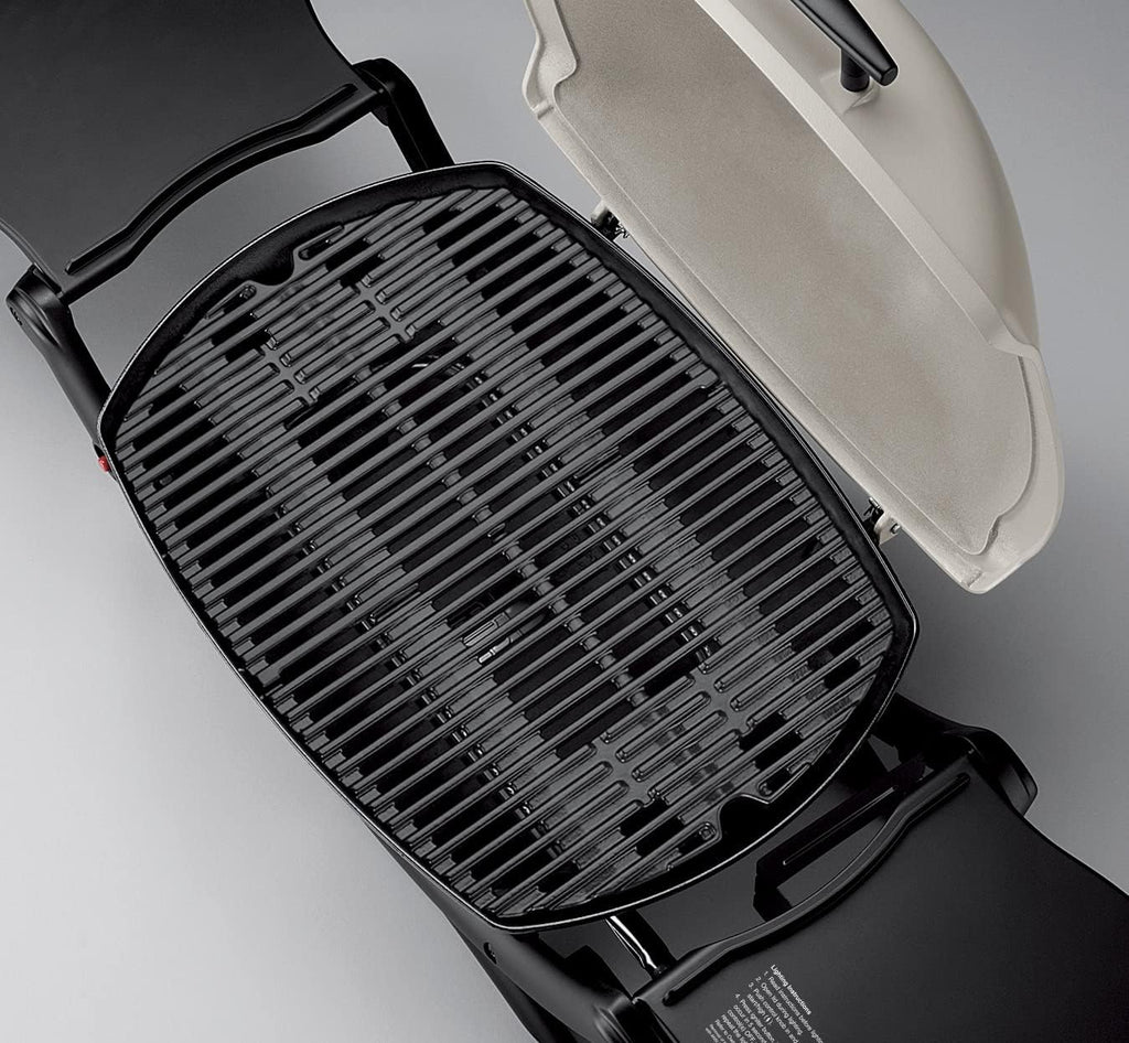 Barbacoa de gas Weber Q2000, superficie de cocción de 54 x 39 cm, barbacoa portátil, 1 quemador, con mesas laterales plegables, parrilla de hierro fundido vitrificado dividida en 2 partes - Titanio (53060079)