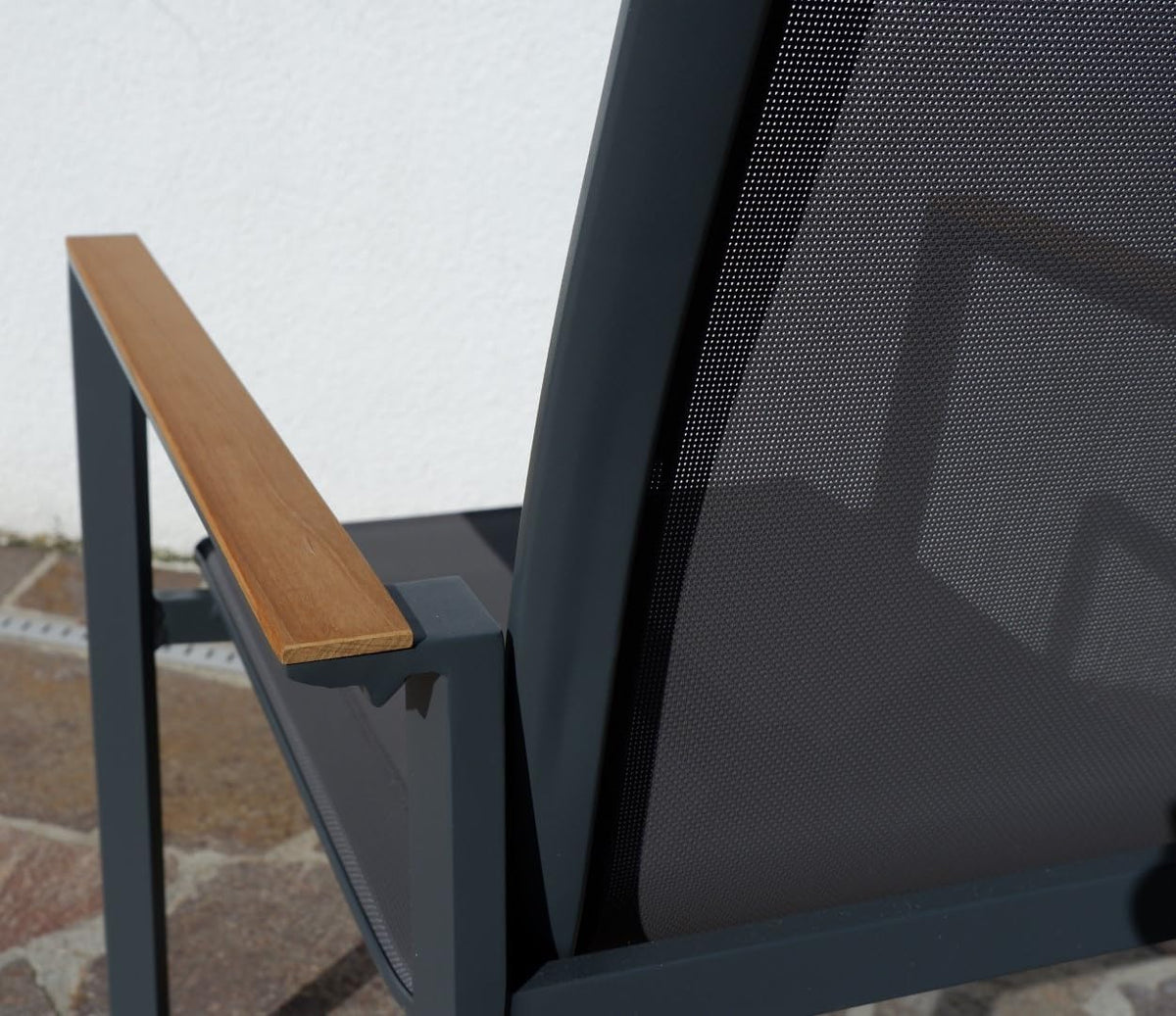 ALEOS. Conjunto de jardín, set de aluminio y teca con mesa redonda extensible de 120 cm a 160 cm + 6 sillas apilables, color antracita Trinidad