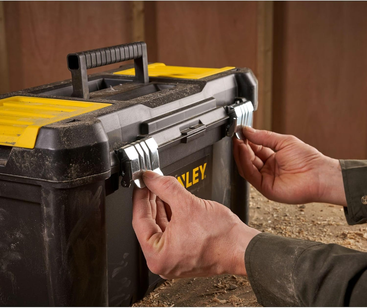 Caja de herramientas STANLEY Essential (19 pulgadas), solución de almacenamiento duradera con bandeja extraíble y organizadores, caja de herramientas portátil, para el almacenamiento de piezas y herramientas, STST1-75521