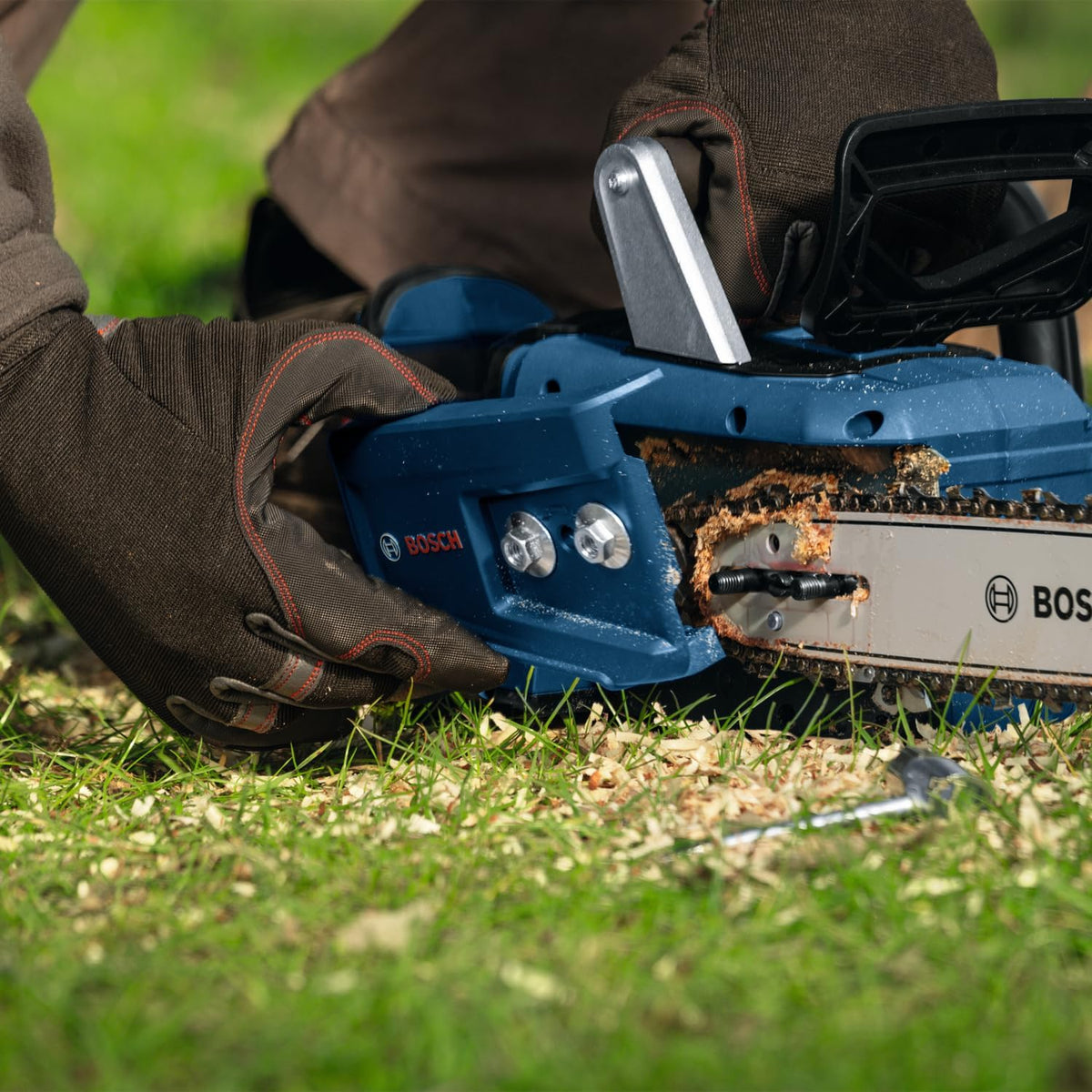Bosch PRO Akumulatorowa pilarka łańcuchowa GKE18V-30 (prowadnica Oregon 30 cm, Opticut, prędkość łańcucha 12,4 m/s, bez akumulatora i ładowarki)