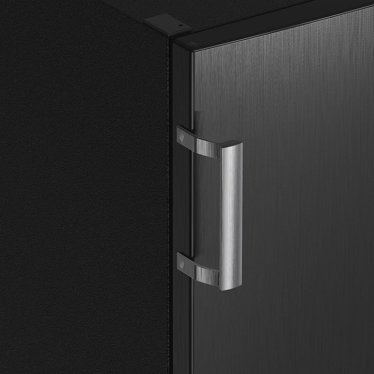 Congelador CHiQ FSD166NE4E 166 L, tecnología No Frost, puerta reversible, acero inoxidable negro, 144 cm de altura