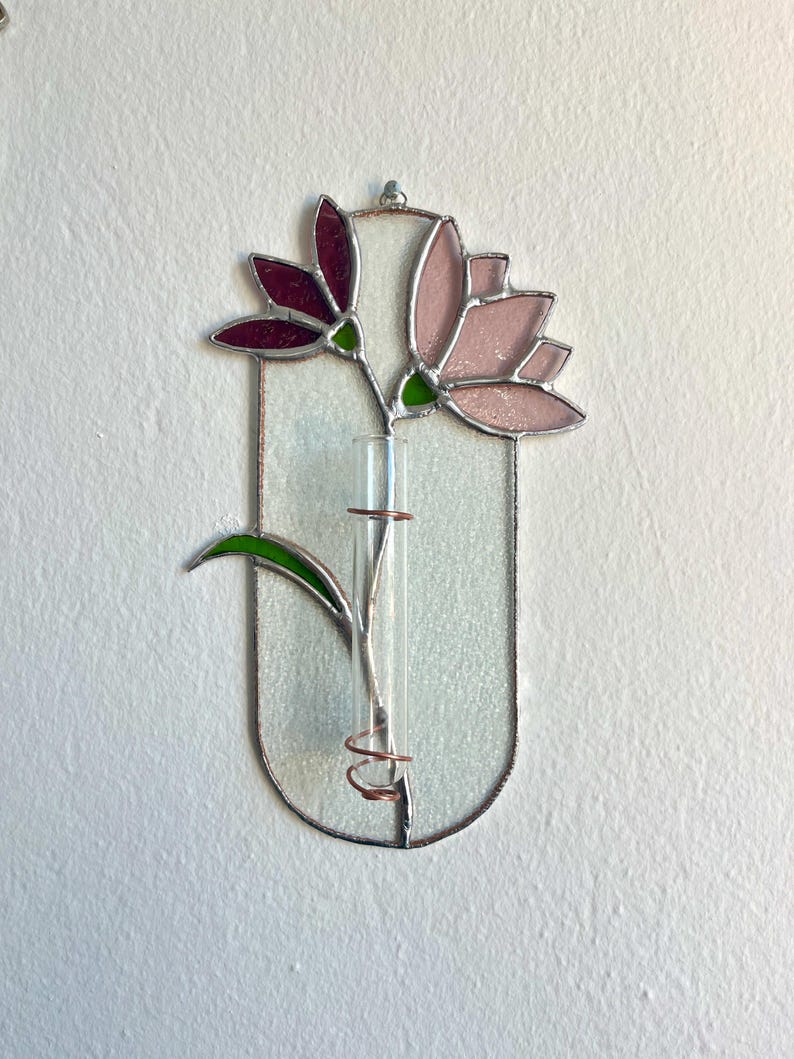 Jarrón de vidrio rosa con tubo de ensayo | Florero de pared de magnolias con técnica Tiffany de lámina de cobre | Decoración atrapasueños boho