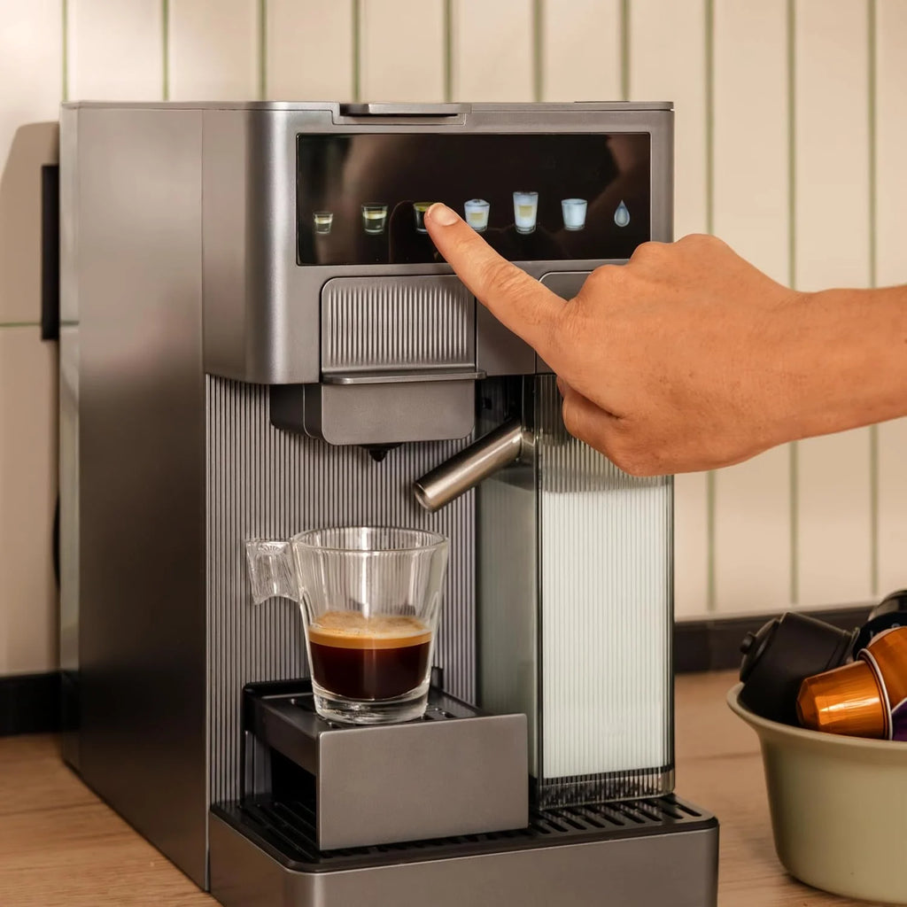 Cecotec Ekspres do kawy espresso, ekspres do kawy FreeStyle Latte T. 1350 W, 20 bar, zbiornik na wodę 1,6 l i 400 ml mleka, kompatybilny z kawą mieloną, Dolce Gusto, Nespresso i K-Fee