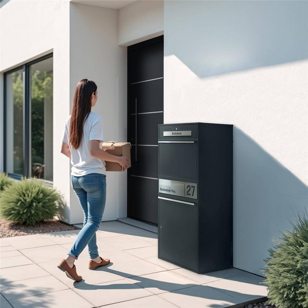 Metzler Paketbox draußen groß XXL, Briefkasten mit Paketfach in Anthrazit RAL7016, Paketbriefkasten, Standbriefkasten, Paketkasten, Personalisiert Edelstahl Namensschild Gravur, rostfrei - Bispo Max 2
