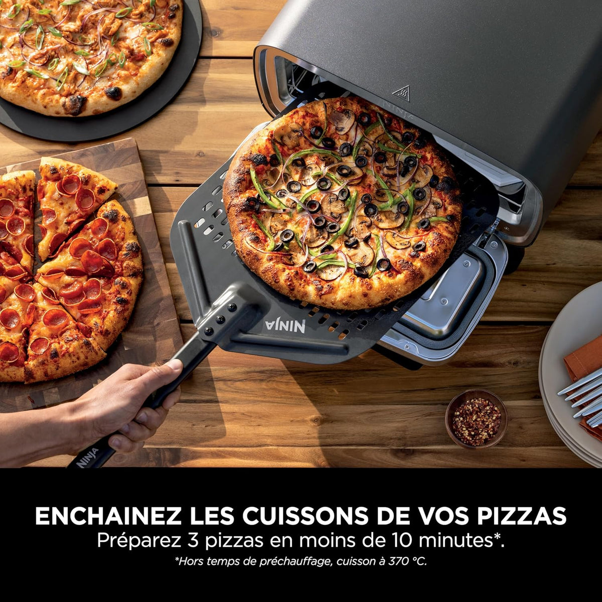 Ninja Woodfire Horno para pizza y freidora de aire eléctrica para exteriores, con 4 funciones: Pizza, Freír sin aceite, Hornear, Fermentar, Incluye piedra, pala, bandeja, cesta para freír, Gris MO201EU