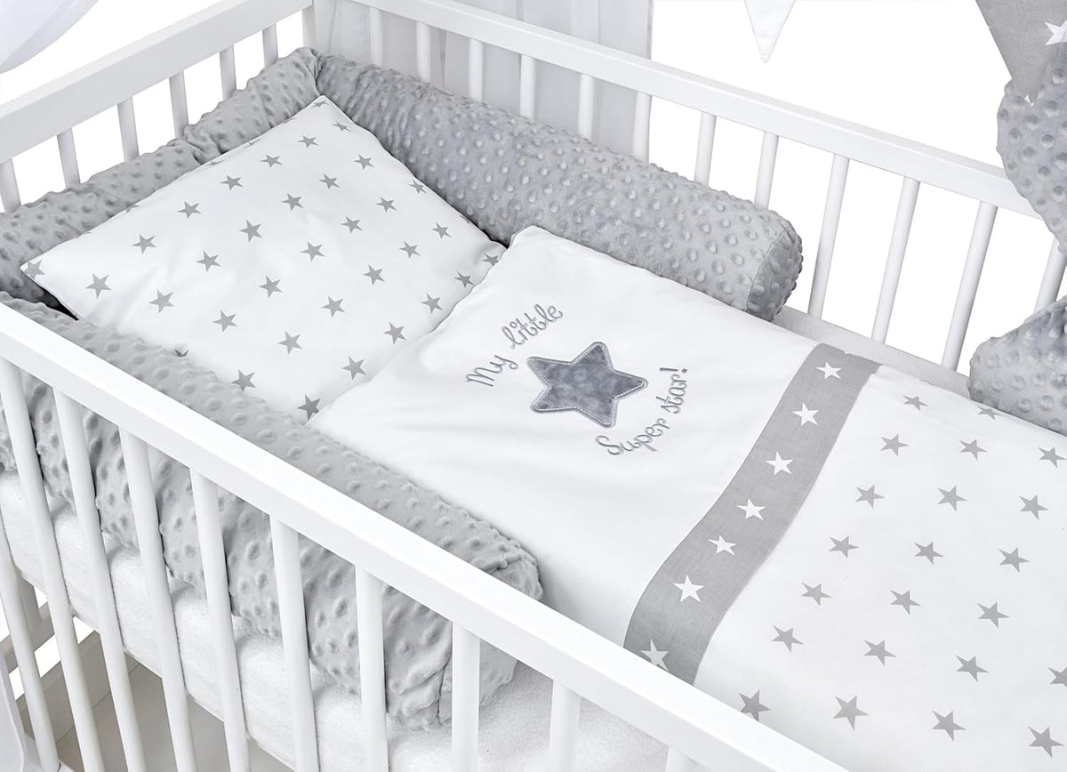 Set completo de cuna Baby Delux, cama casita de 60x120 cm, color blanco, con cajón, barrera anticaídas, colchón, ropa de cama y set de decoración (Prince Stars)