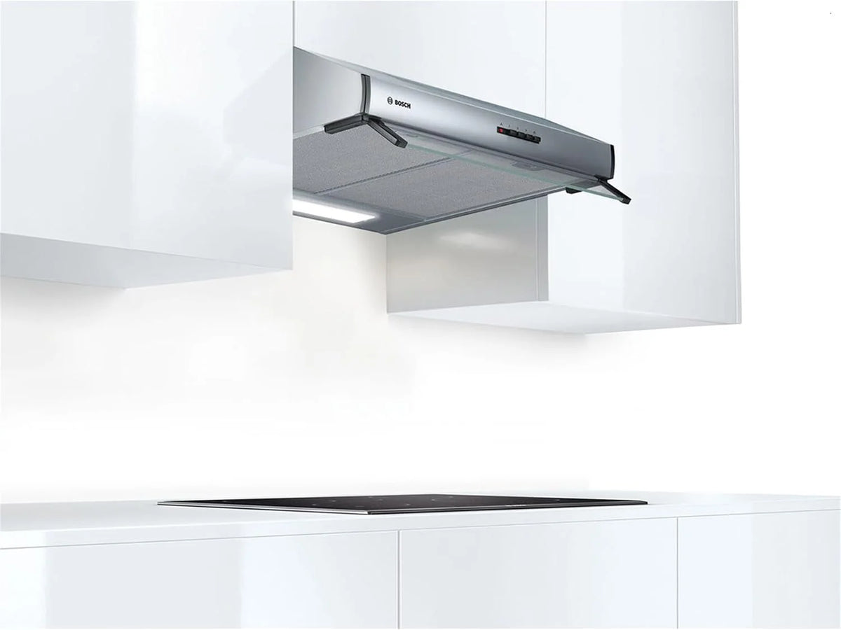 Bosch DUL63CC50 okap kuchenny z serii 4 podtynkowy, 1 silnik i 3 prędkości ssania, oświetlenie LED, 60 cm, 146 W, stal nierdzewna